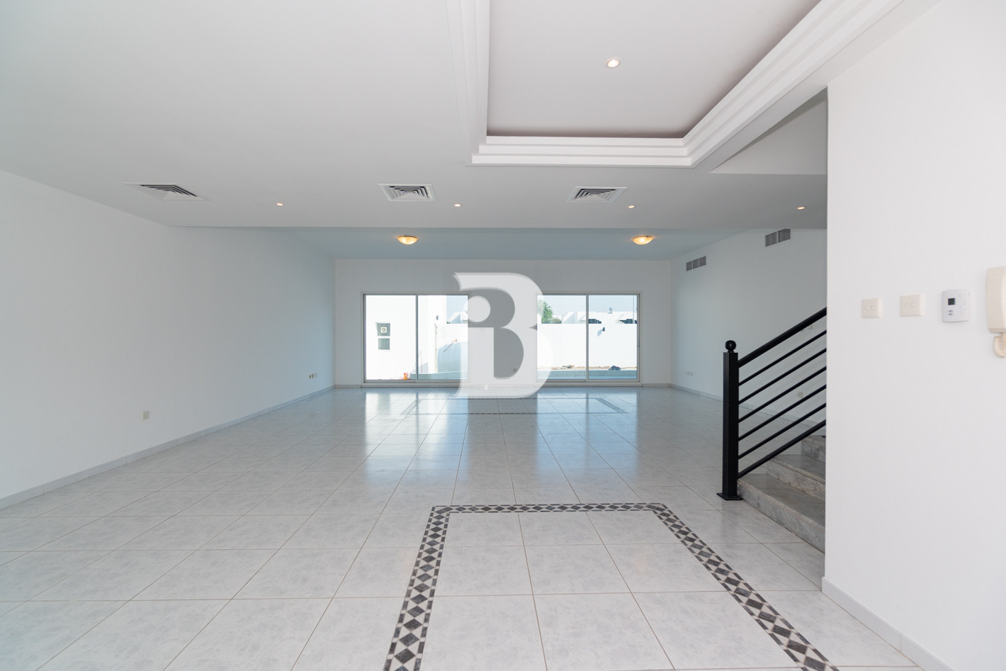 Vacant Now | Private Pool I Next to Spinneys