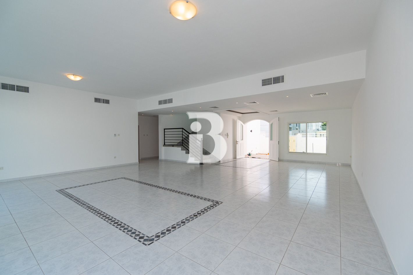 Vacant Now | Private Pool I Next to Spinneys