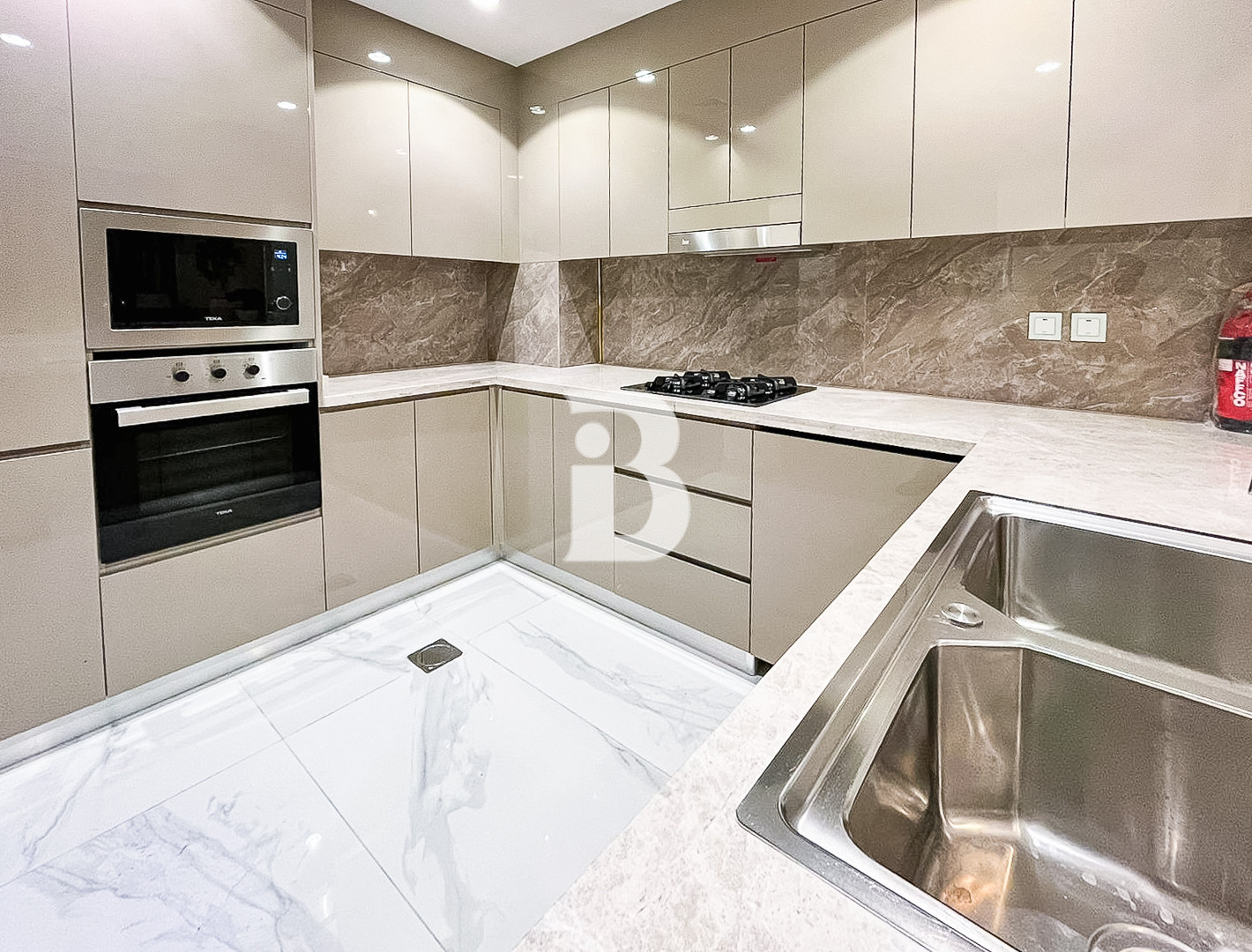 Exclusive | High Floor | Investor deal