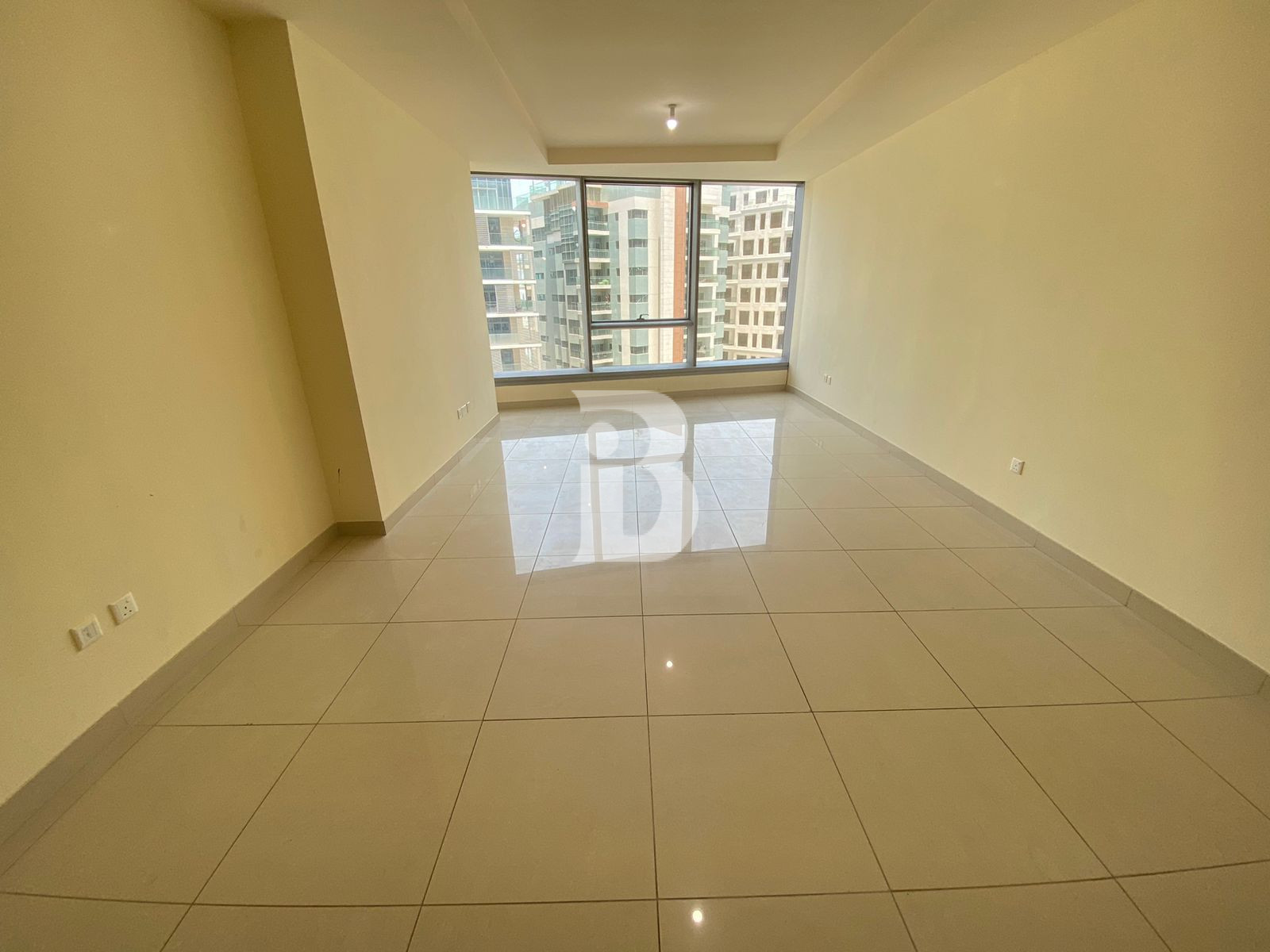 Vacant | Prime Location | Spacious |Full Amenities