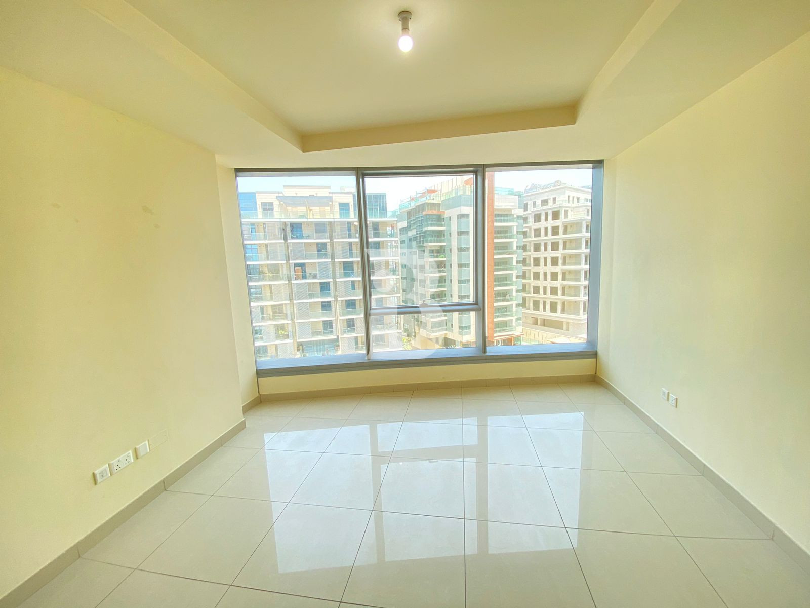 Vacant | Prime Location | Spacious |Full Amenities