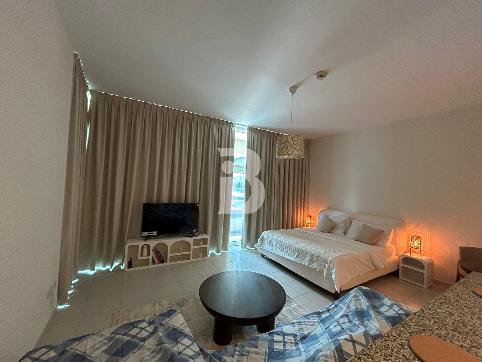 IDEAL STUDIO | FURNISHED | ROOMY | VACANT