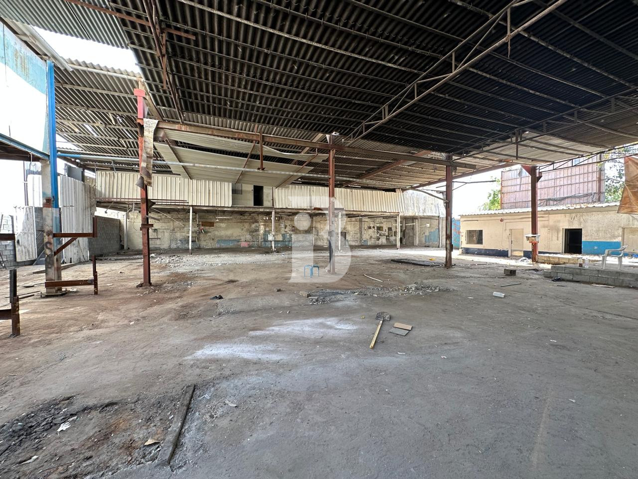 COVERED YARD | WAREHOUSE WITH OFFICE | CAR GARAGE