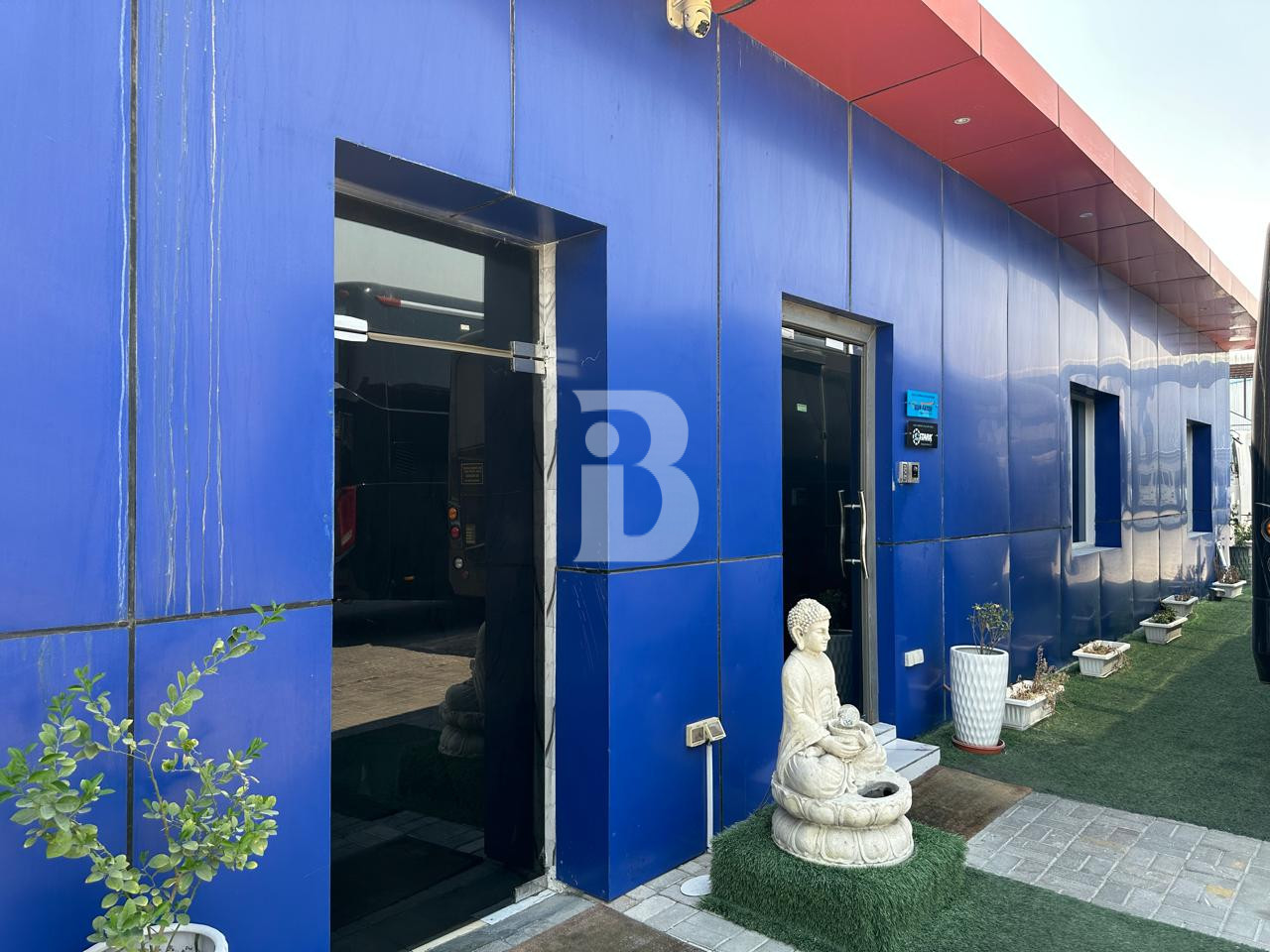 EXCLUSIVE AUTOMOTIVE SETUP | GARAGE | OPEN YARD