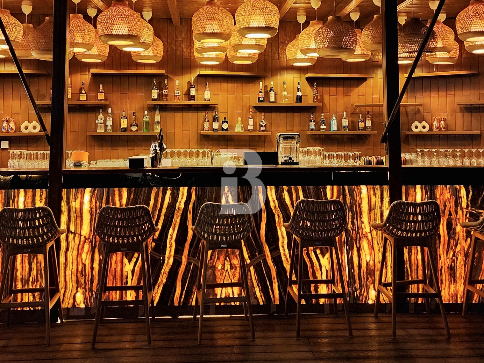 SHEESHA AN ALCOHOL LICENSED | HIGH END | SPACIOUS