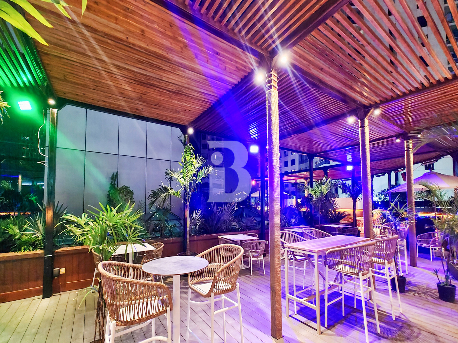 SHEESHA AN ALCOHOL LICENSED | HIGH END | SPACIOUS