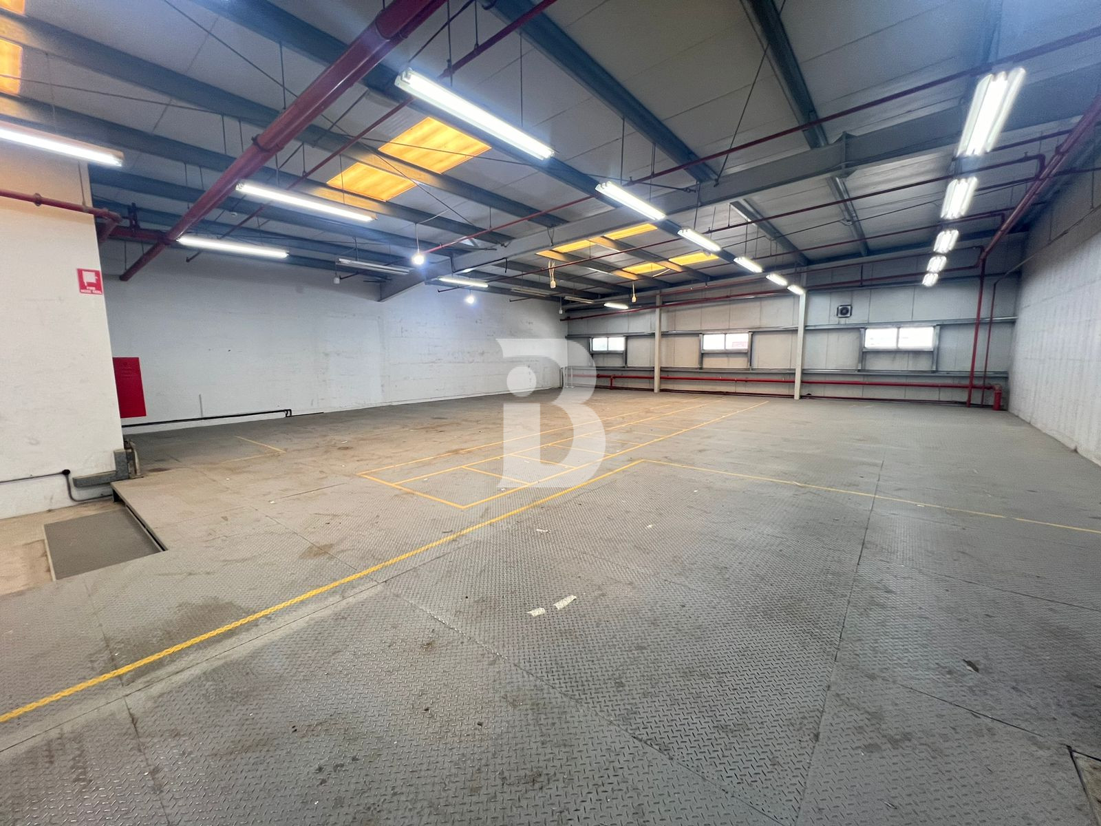 AED 37 psft | 53722 Sqft Road facing with AC