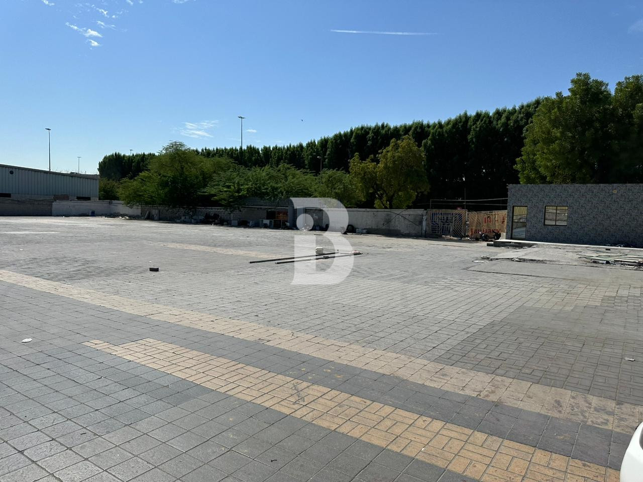 UM RAMOOL | OPEN YARD | CAR PARKING | CAR GARAGE