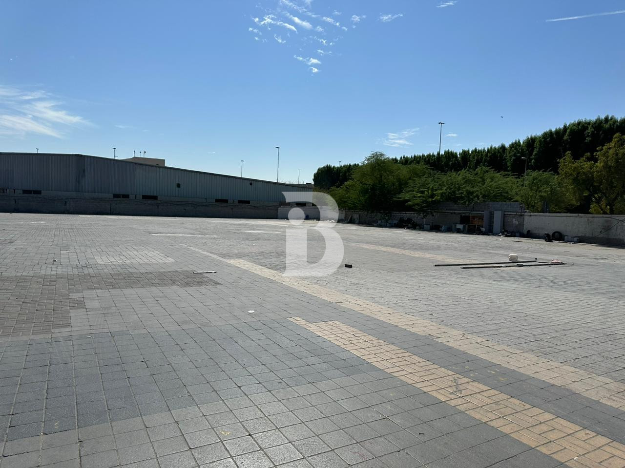 UM RAMOOL | OPEN YARD | CAR PARKING | CAR GARAGE