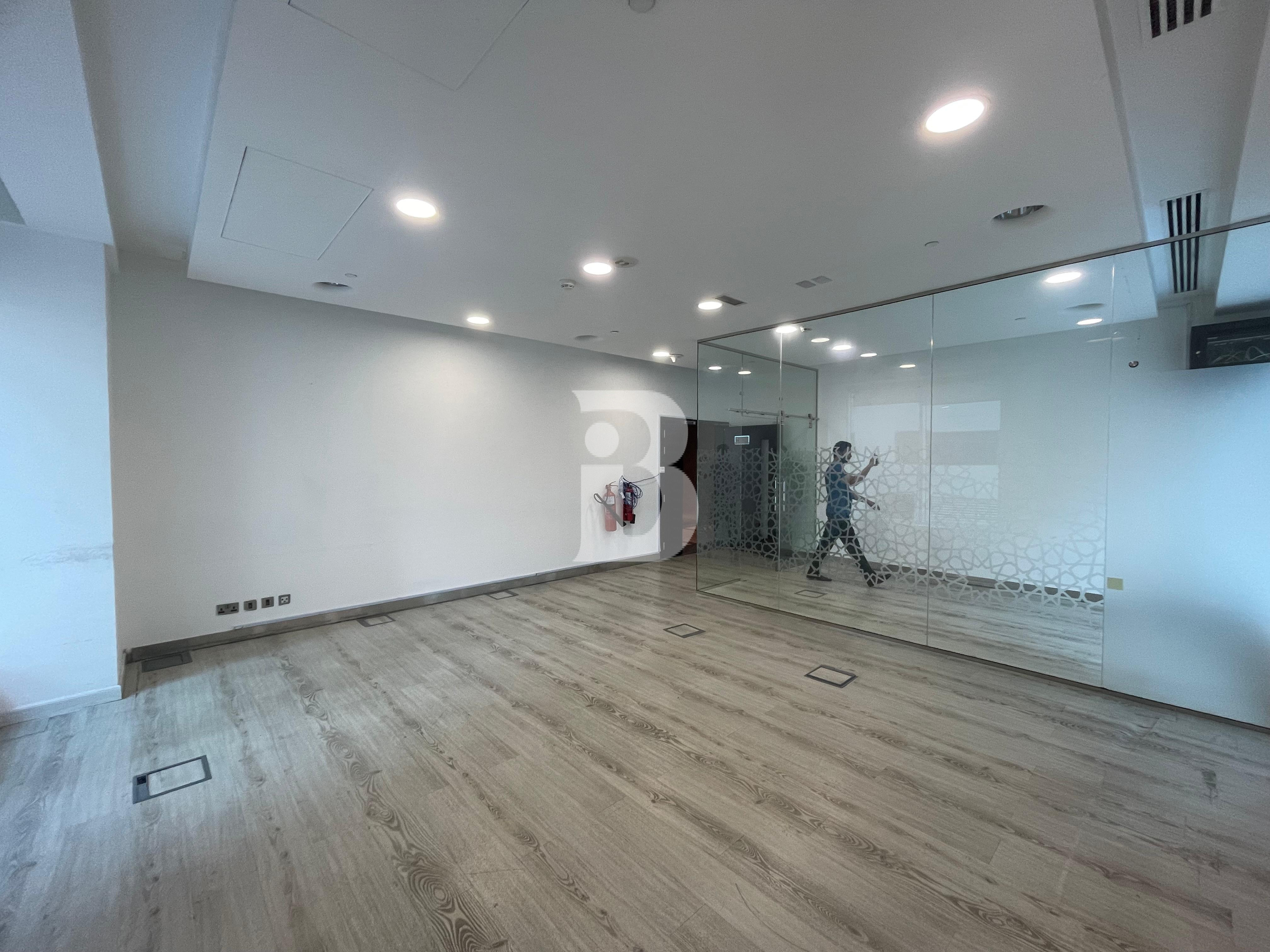 Fitted OfficeI Prime LocationI Near SZR&Metro