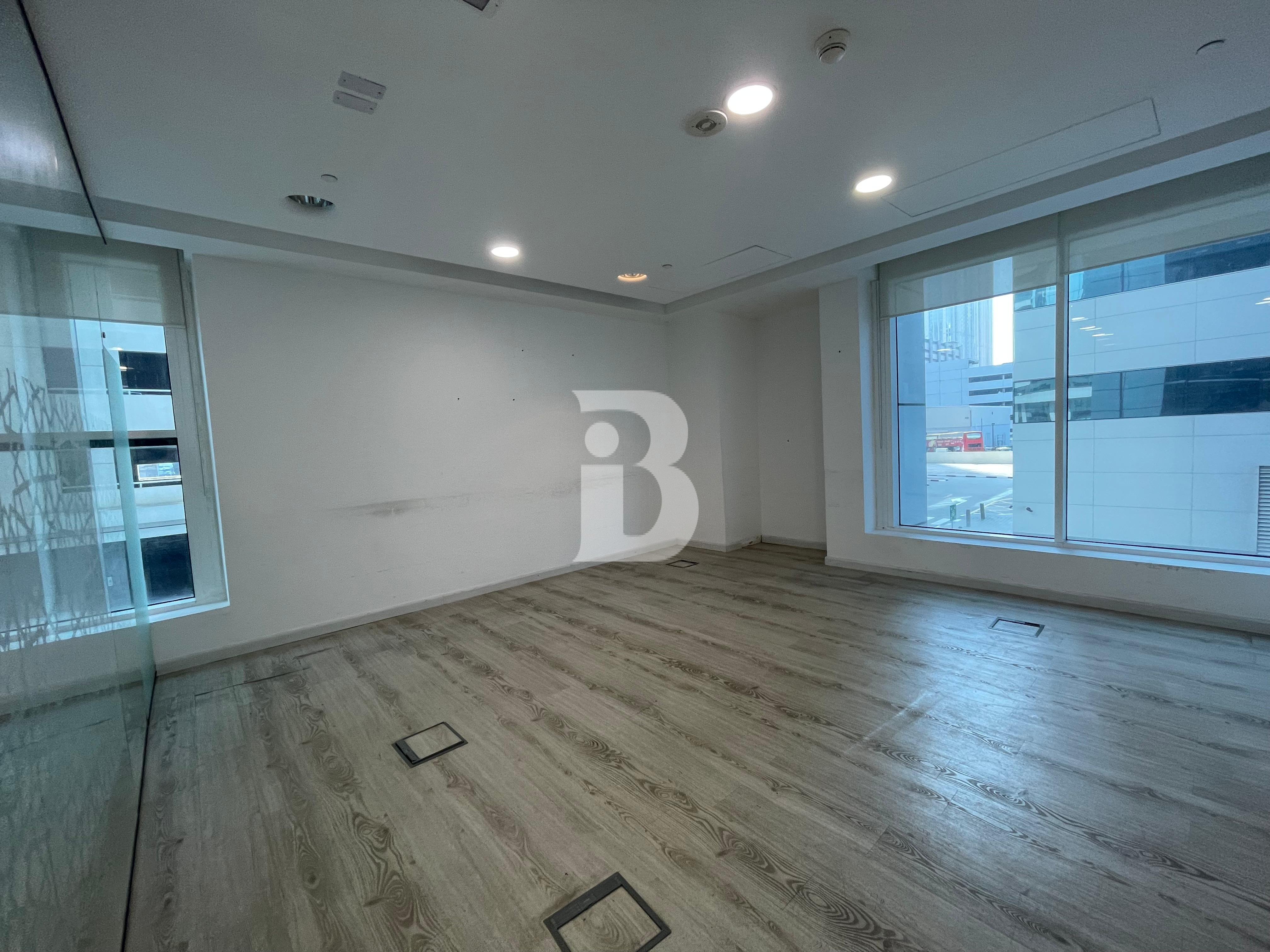 Fitted OfficeI Prime LocationI Near SZR&Metro