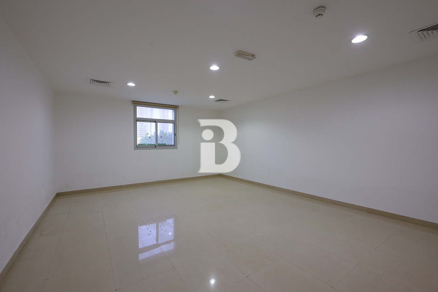 Exceptional Commercial Building | Prime Location