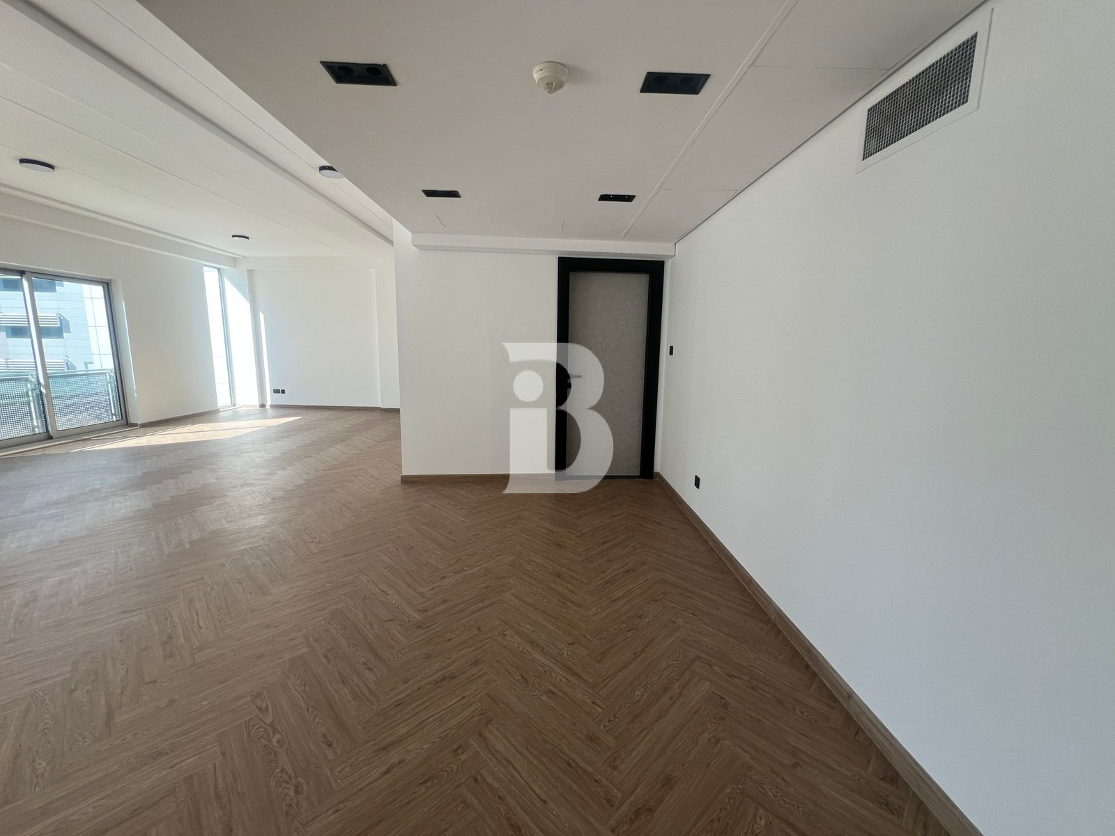 FULLY FITTED | READY TO MOVE IN | SPACIOUS OFFICE