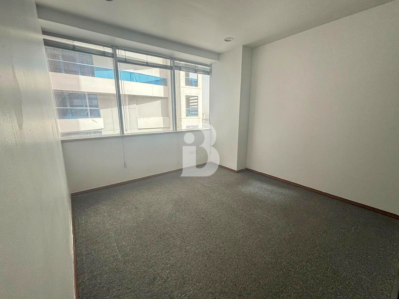 SZR VIEW | FULLY PARTITIONED UNIT | NEAR METRO