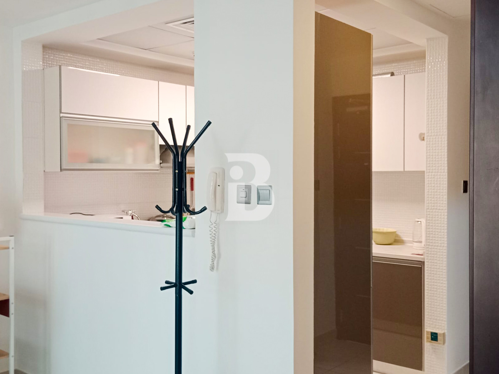 Bright and Beautiful Unit | Ready To Move In