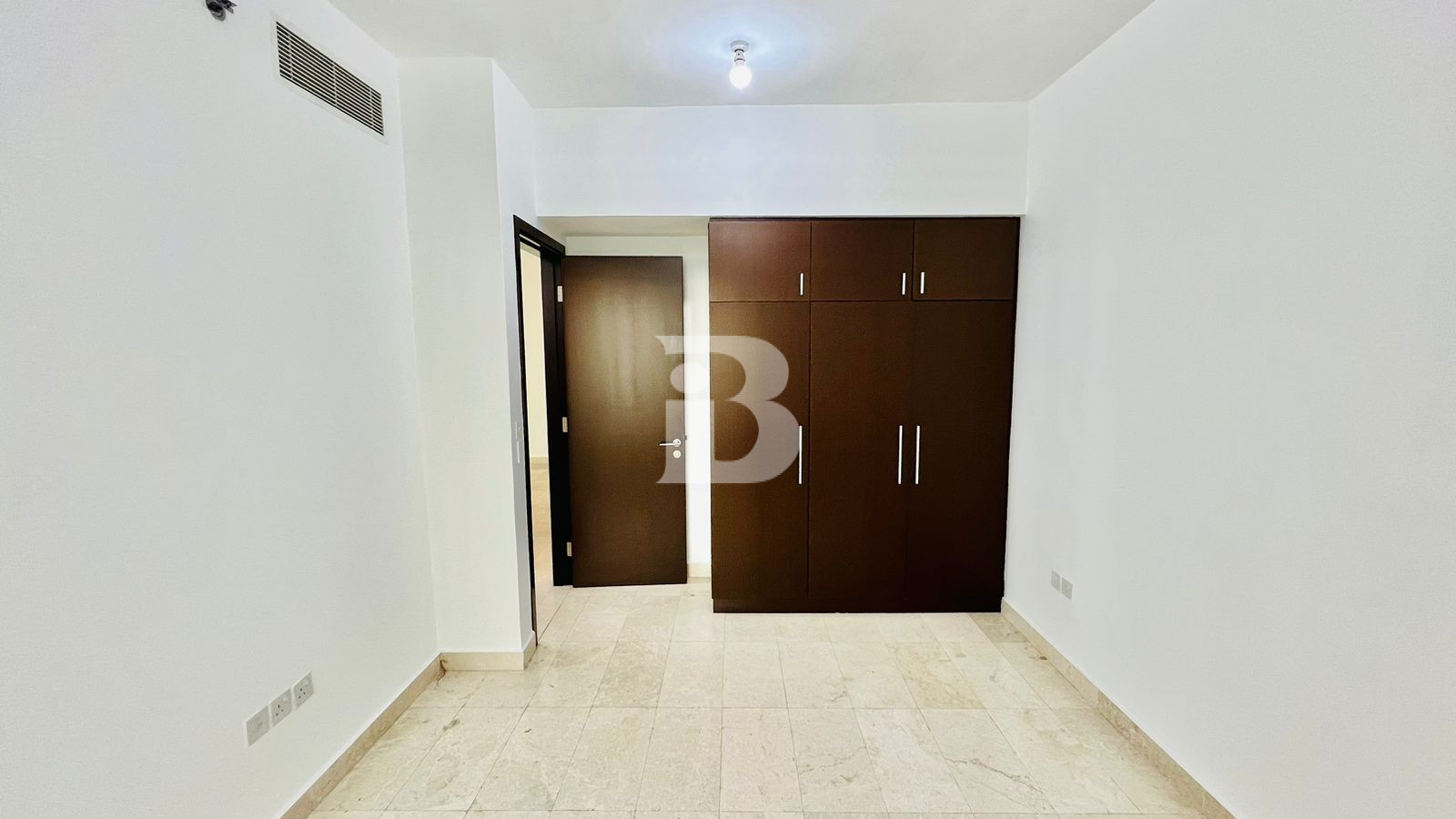 Spacious 1BR | Sea View and Marina view | Vacant