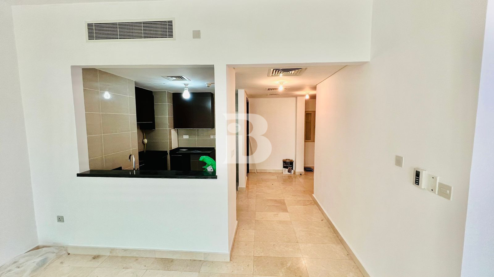 Spacious 1BR | Sea View and Marina view | Vacant