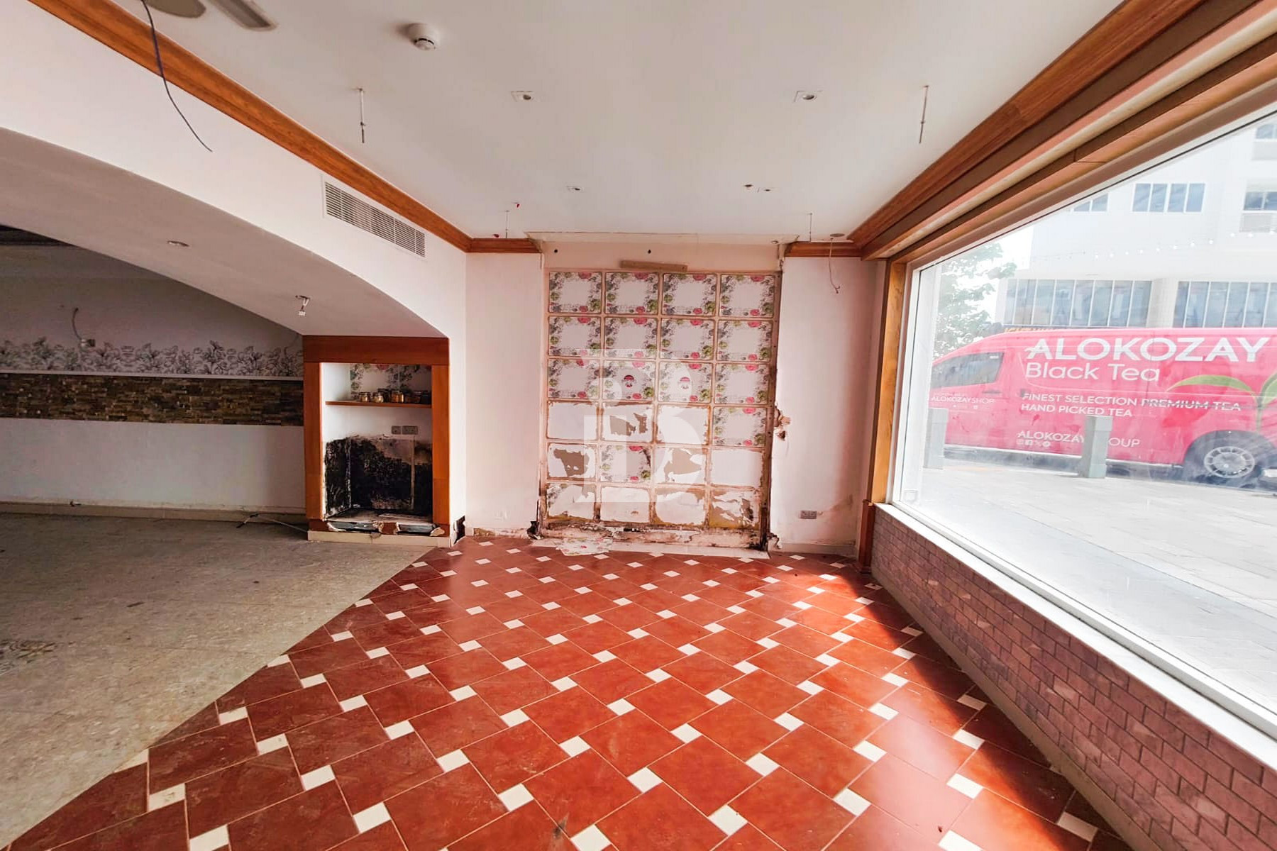 PRIVILEGED NEIGHBOURHOOD| RETAIL| RESTAURANT