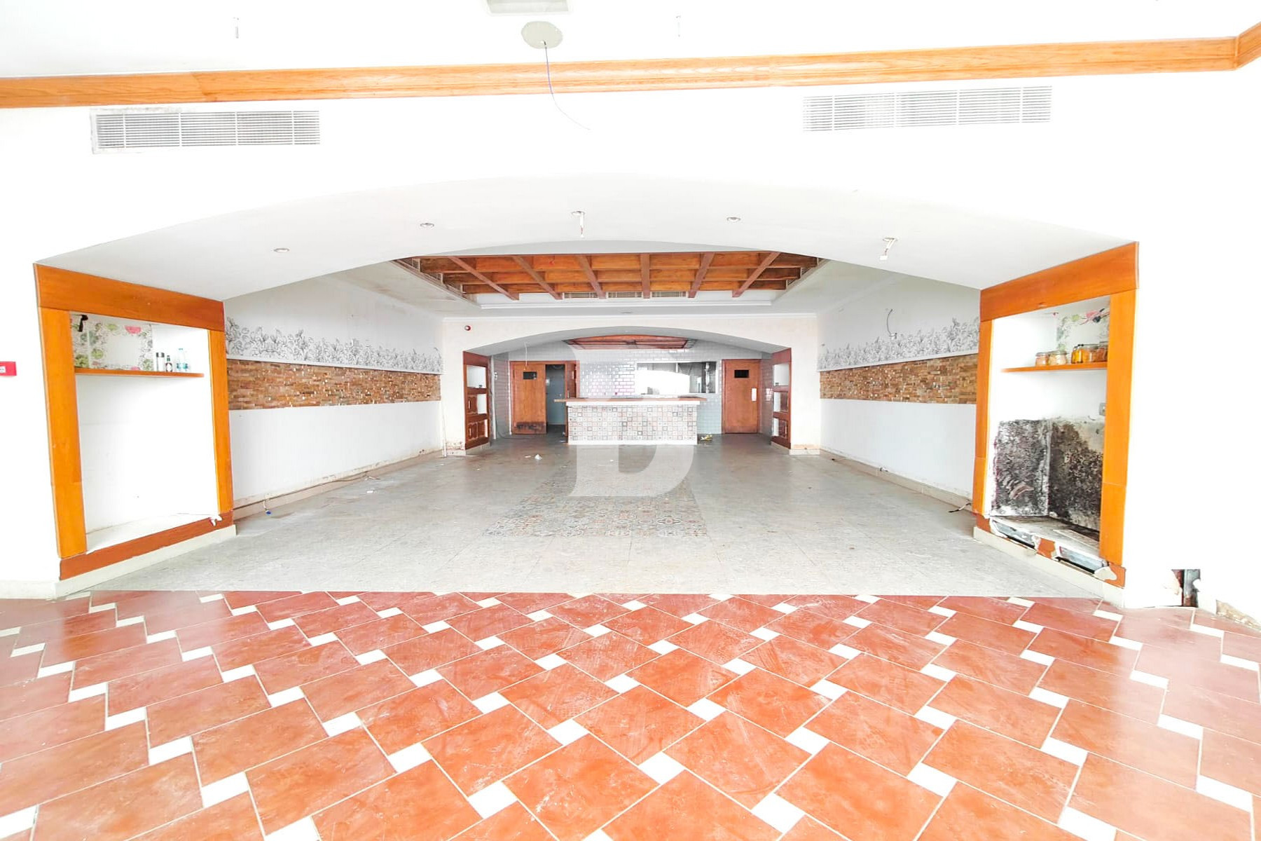 PRIVILEGED NEIGHBOURHOOD| RETAIL| RESTAURANT