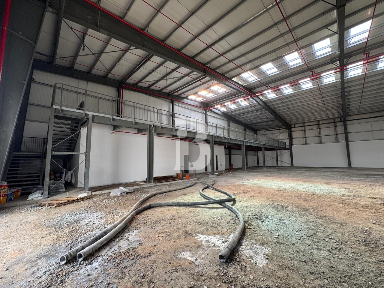 BRAND NEW WAREHOUSE | 320KW | LOADING BAYS