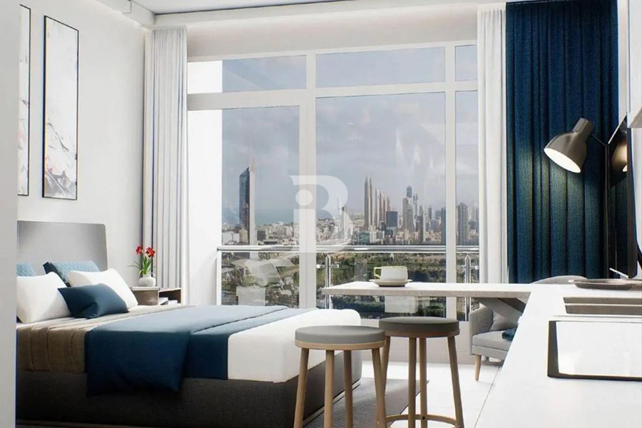 MODERN STUDIO | STUNNING LAKE AND SKYLINE VIEWS