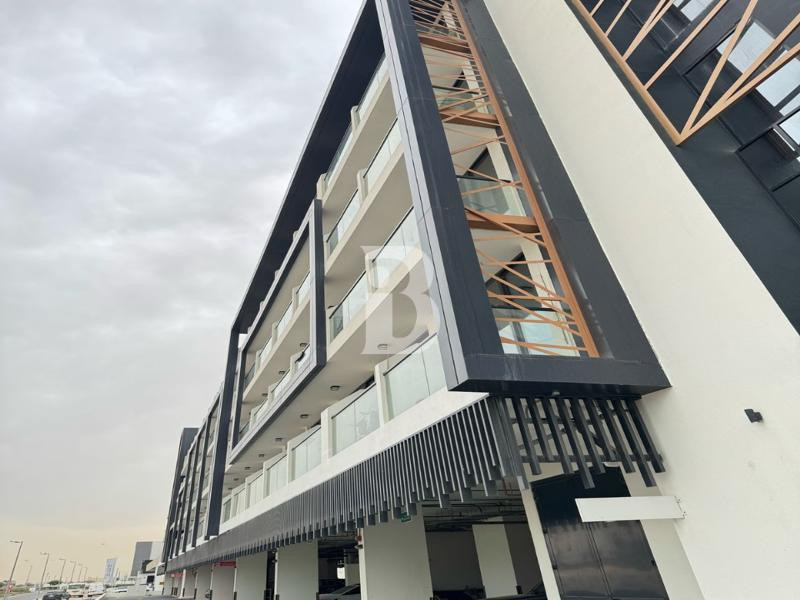 Best Price| Luxe furnished | Road view