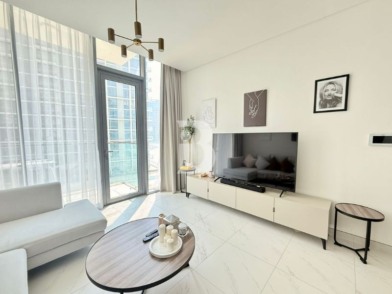 CLASSY ONE BR | FURNISHED | POOL VIEW | VACANT
