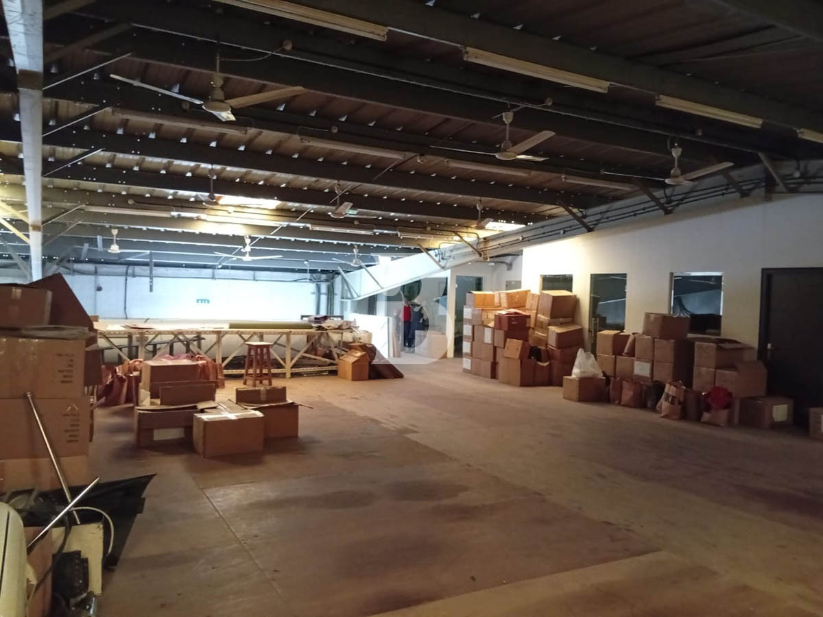 Prime Location/ Easy Access/ Versatile