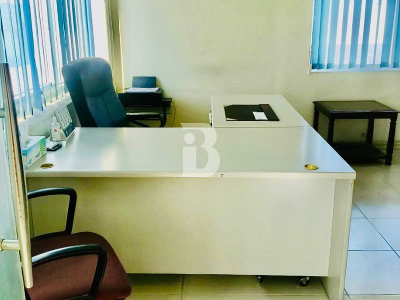 ROAD FACING | FITTED OFFICE | MEZZANINE FLOOR