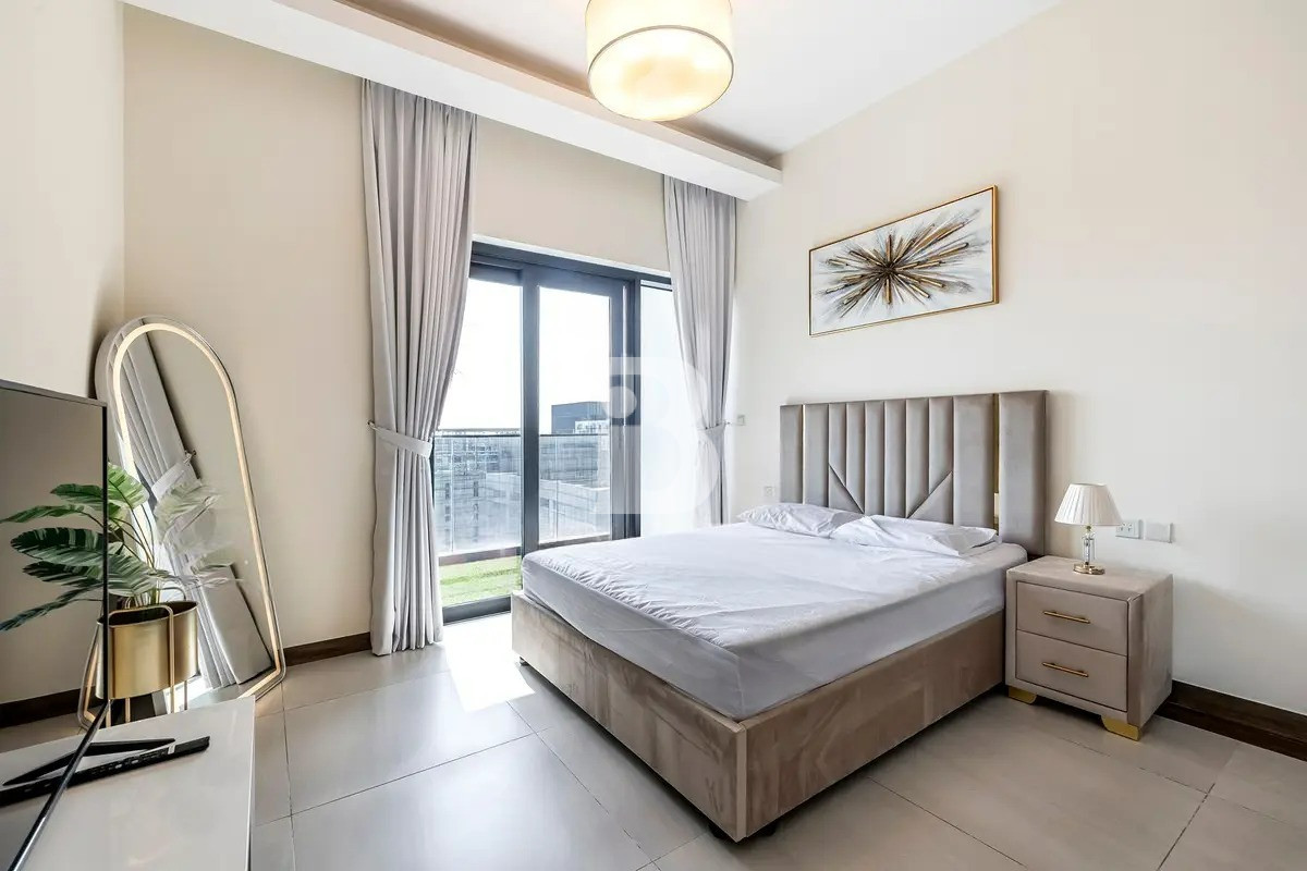 FULLY FURNISHED | LUXURIOUS UNIT | READY TO MOVE