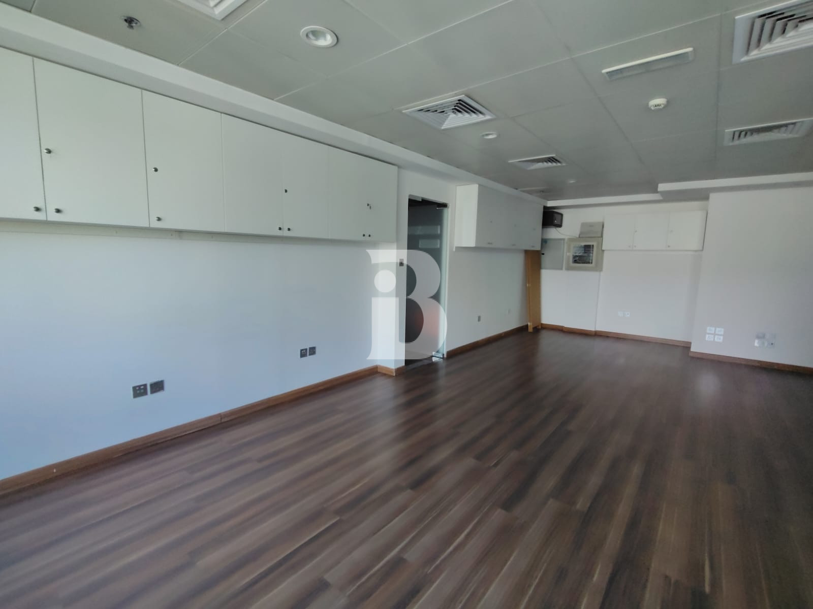 CANAL VIEW | HIGH FLOOR OFFICE | SEMI FURNISHED