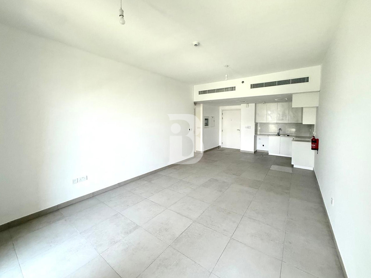 Spacious 1-BR | Unfurnished | Prime location