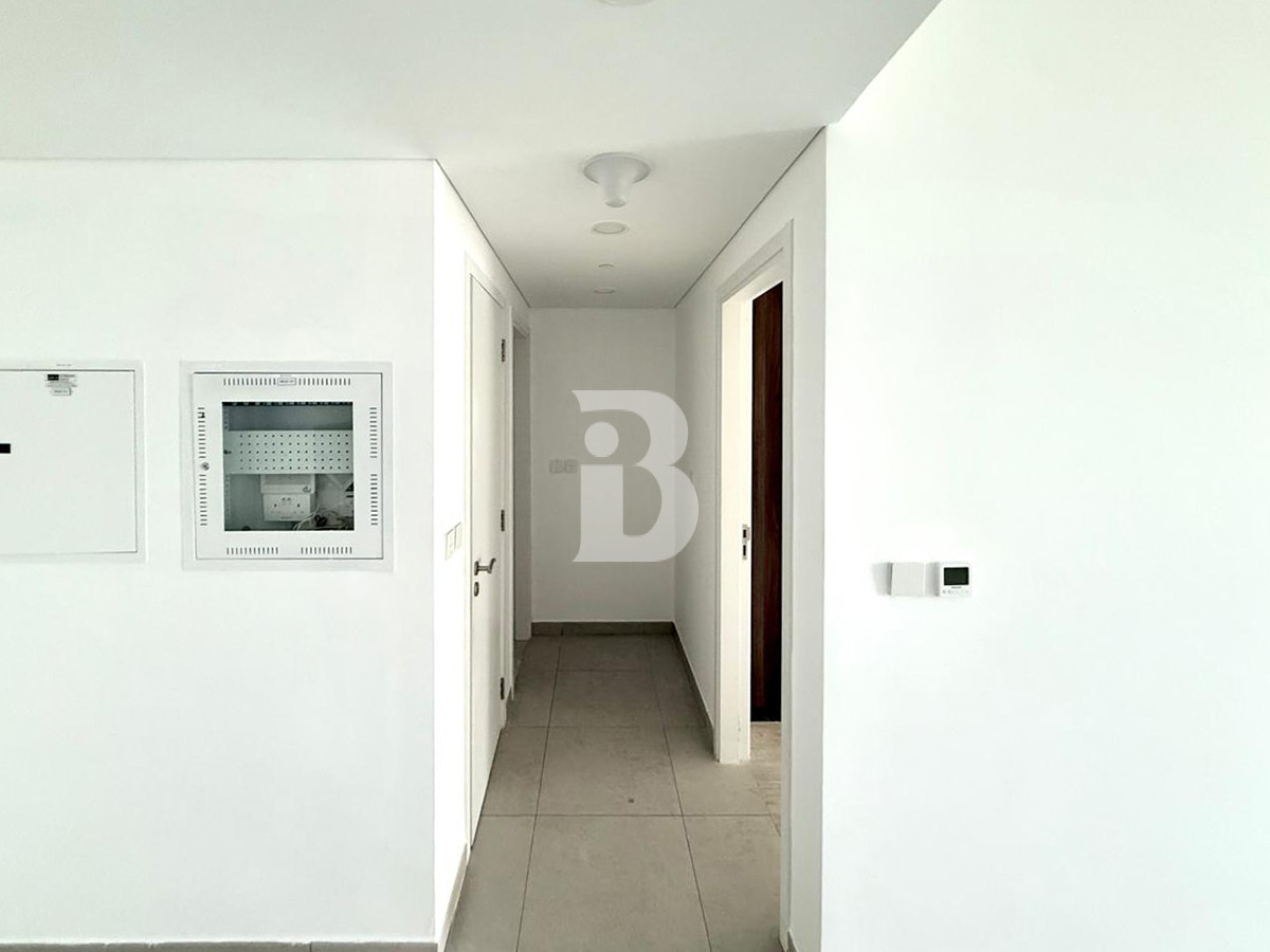 Spacious 1-BR | Unfurnished | Prime location