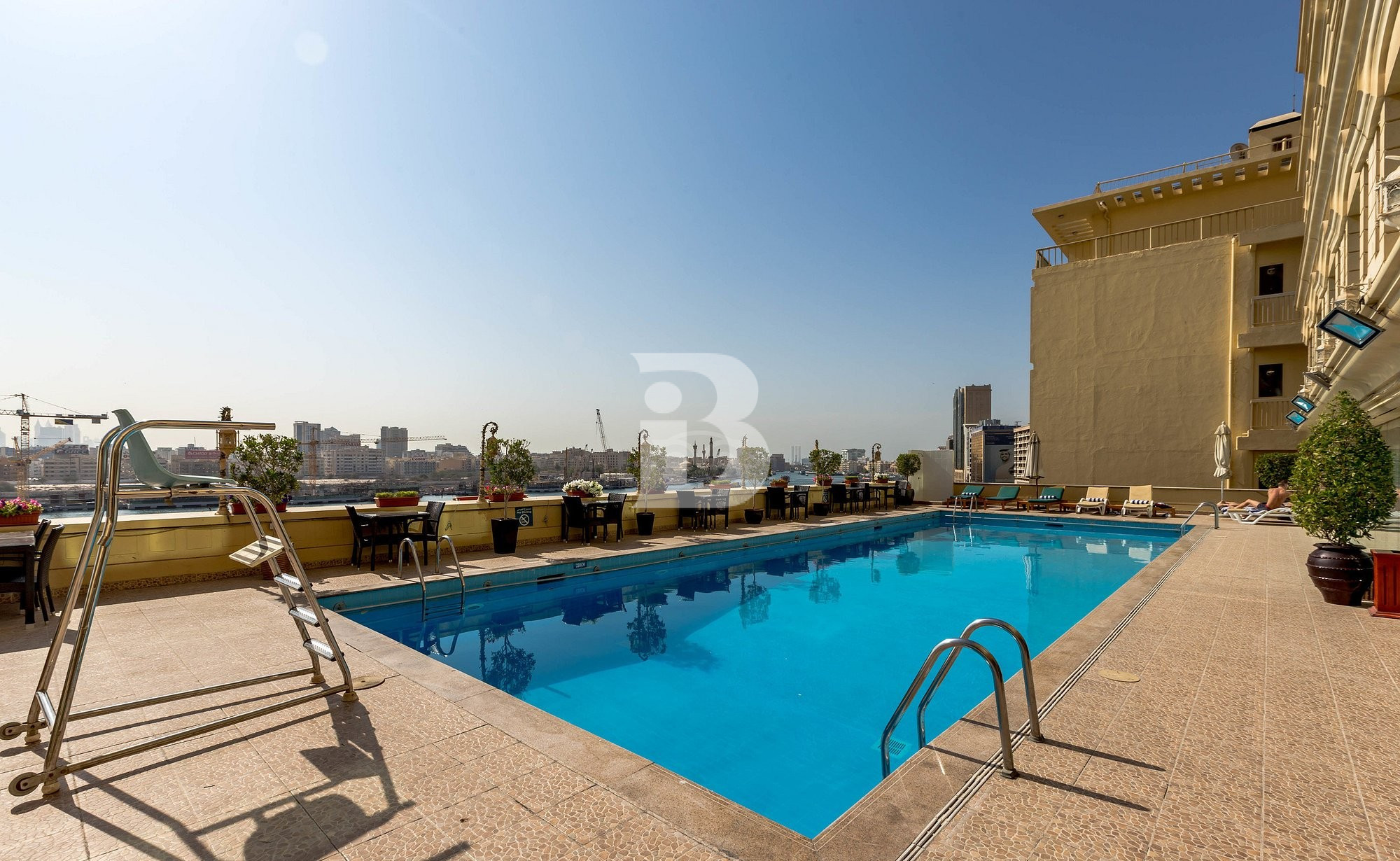 TERRACE POOL LOUNGE | CREEK VIEWS | SHISHA READY