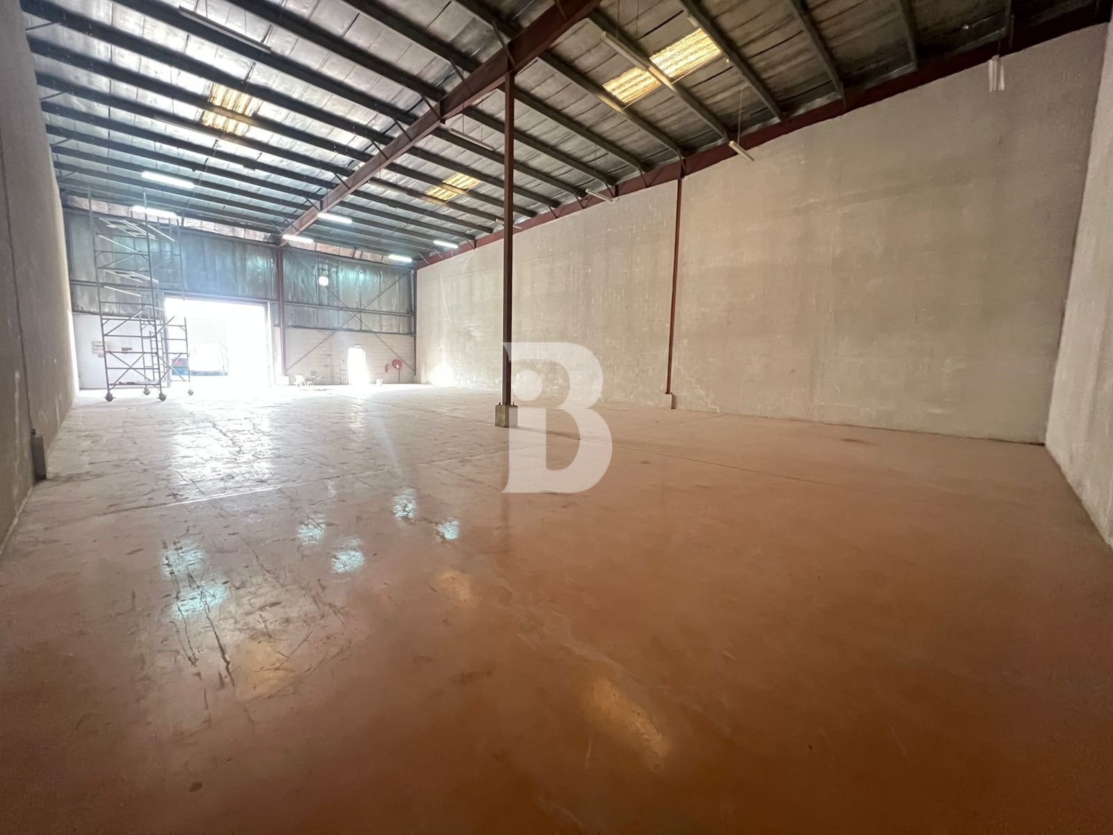 4600 sqft Commercial Warehouse in DIP