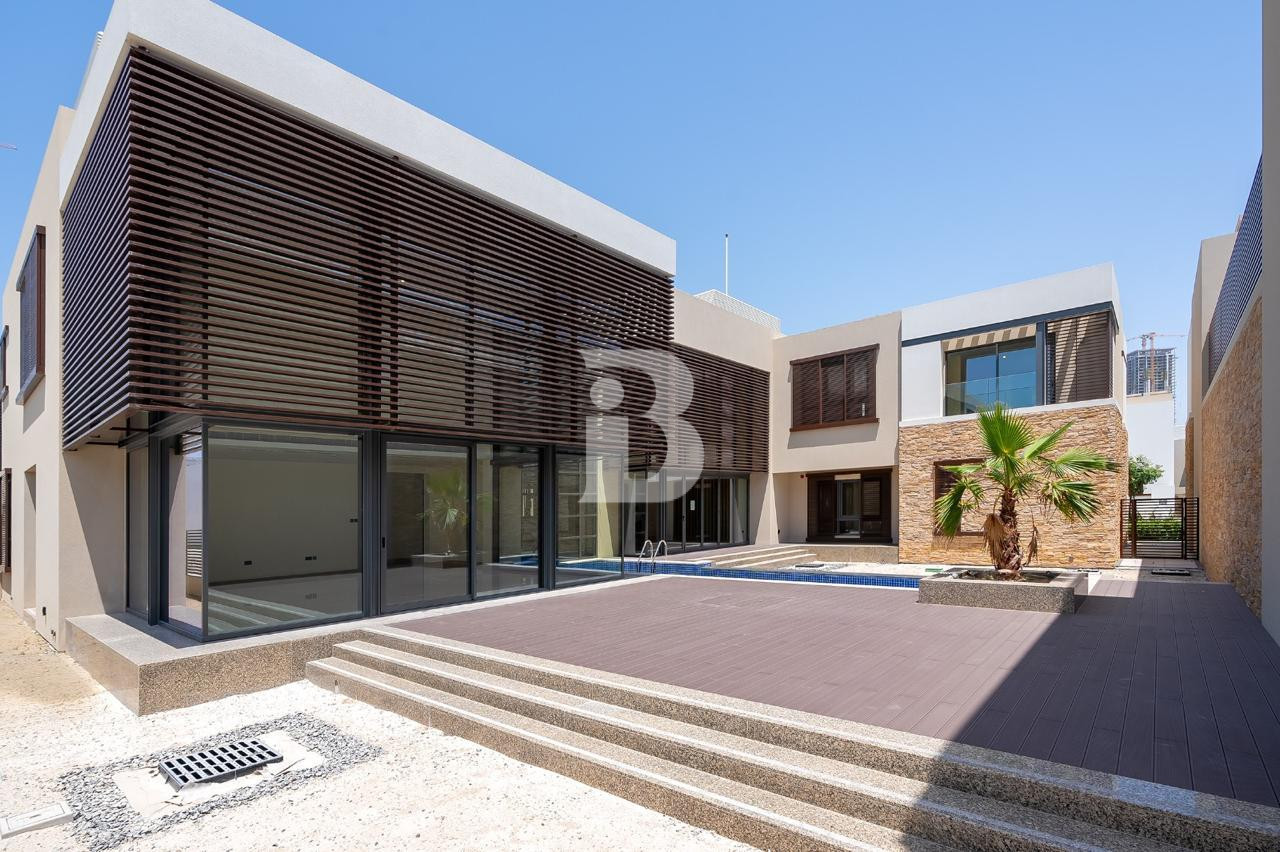 Luxurious 5-Bedroom Forest Villa Private Elevator