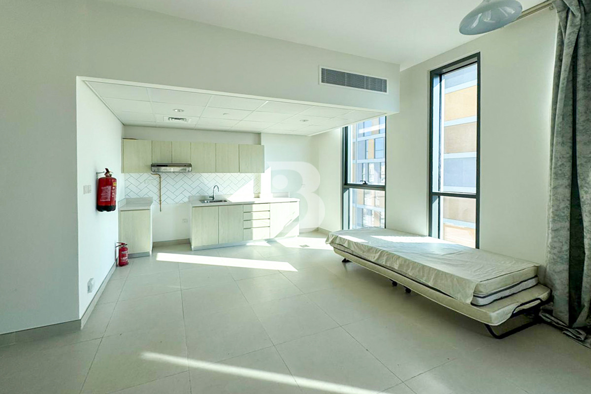 Huge 1BR | Investment purpose |High Floor |Compact