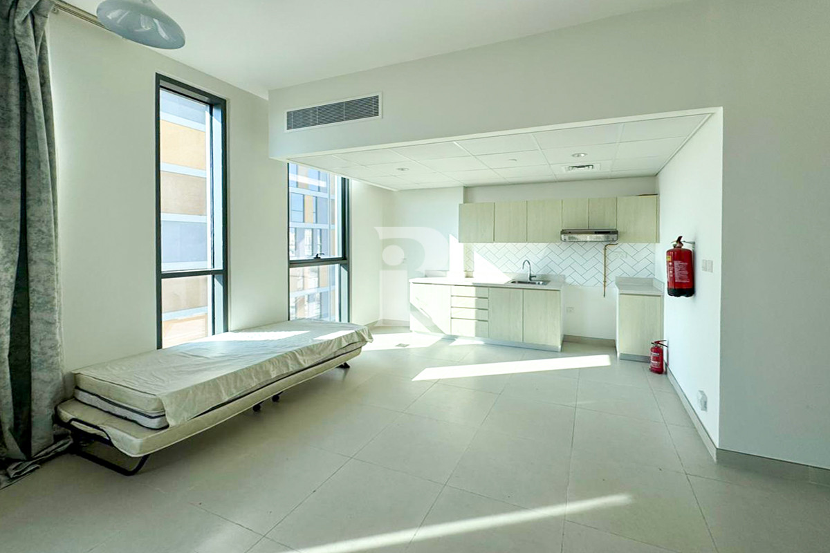 Huge 1BR | Investment purpose |High Floor |Compact