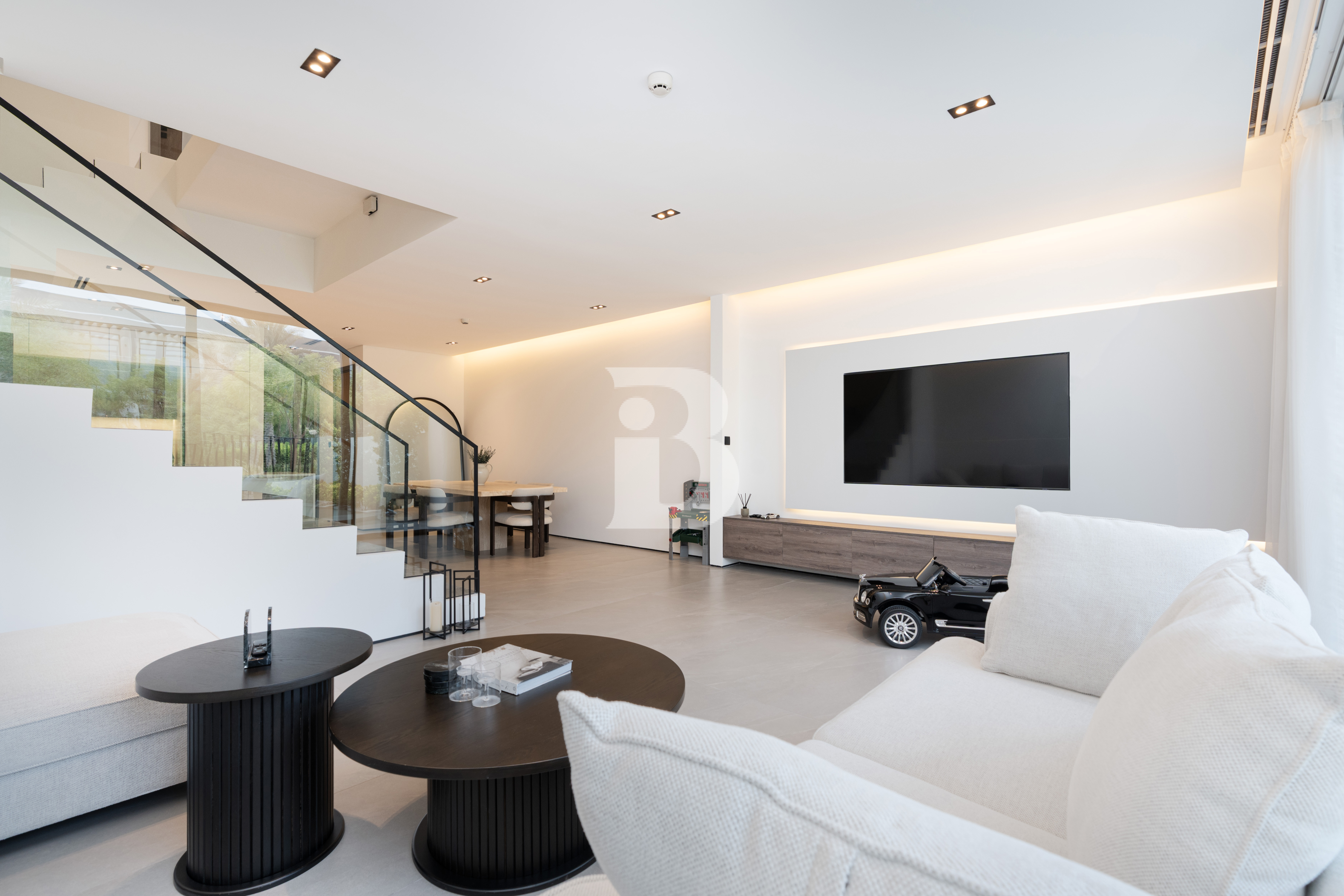 Modern 3Br+Spacious Maid’s | Corner Unit