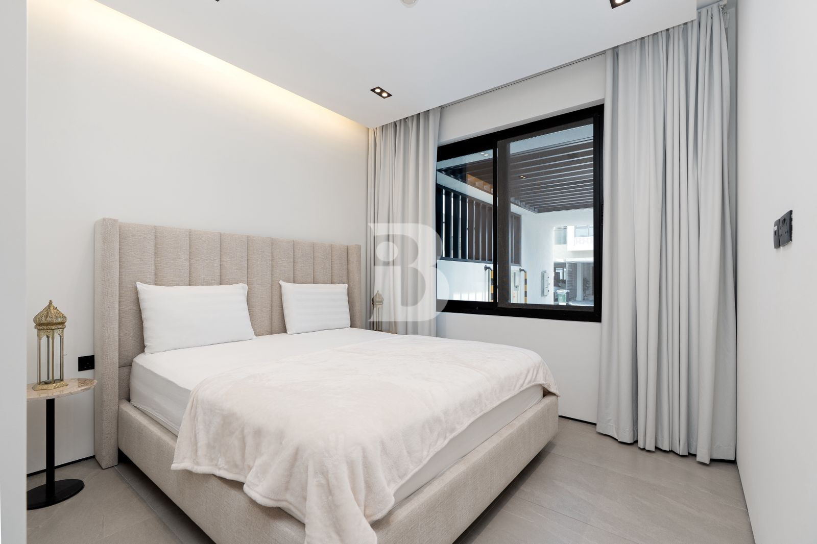 Modern 4 Bedroom | Corner Unit