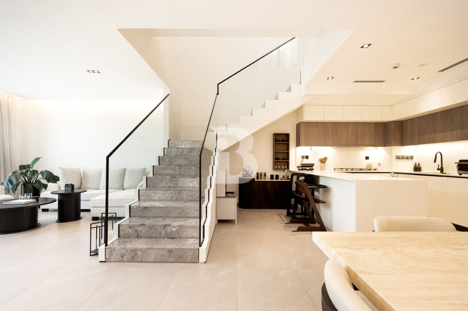 Modern 4 Bedroom | Corner Unit