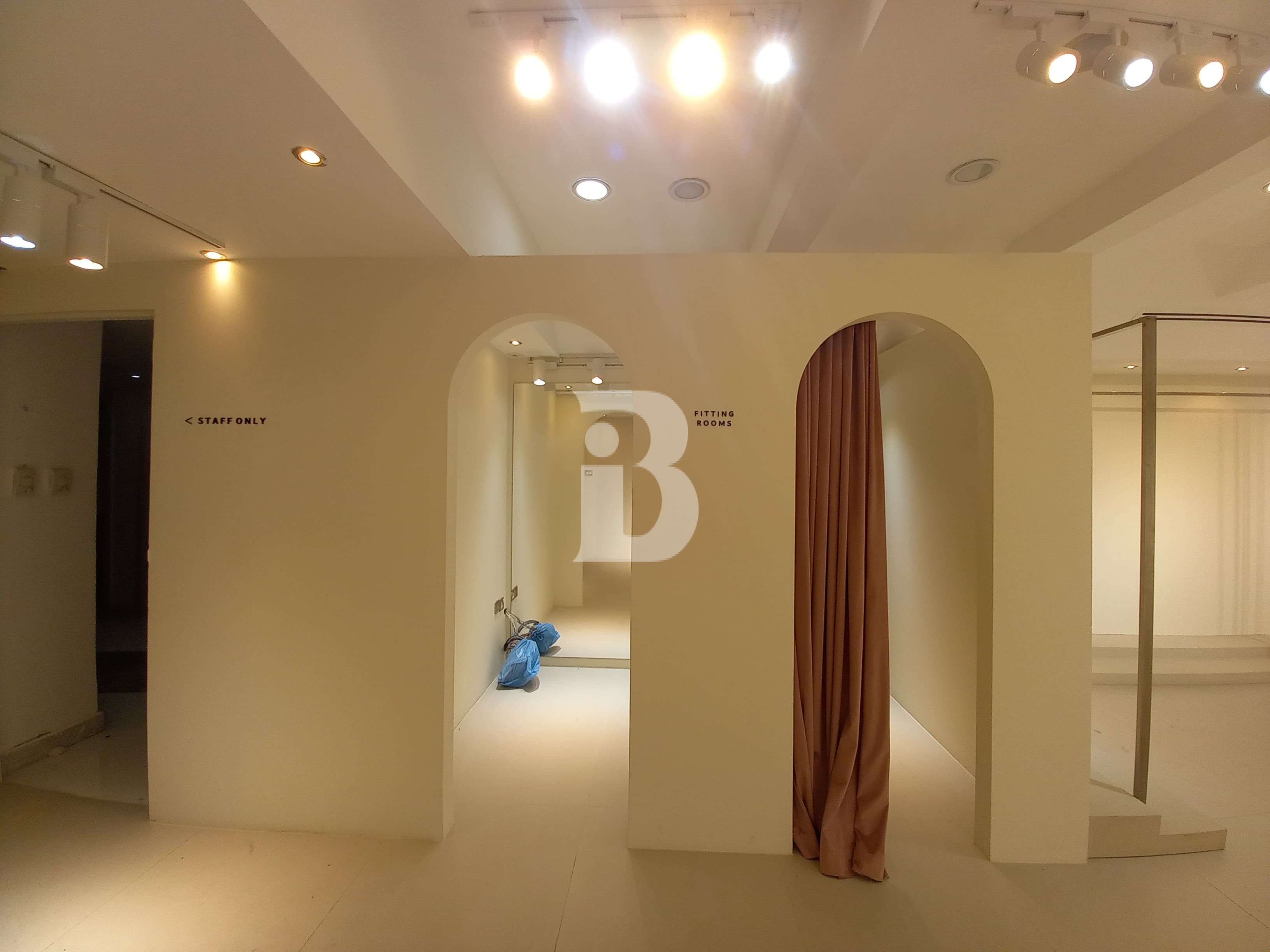 Spacious Office for Rent | Prime Corniche Location