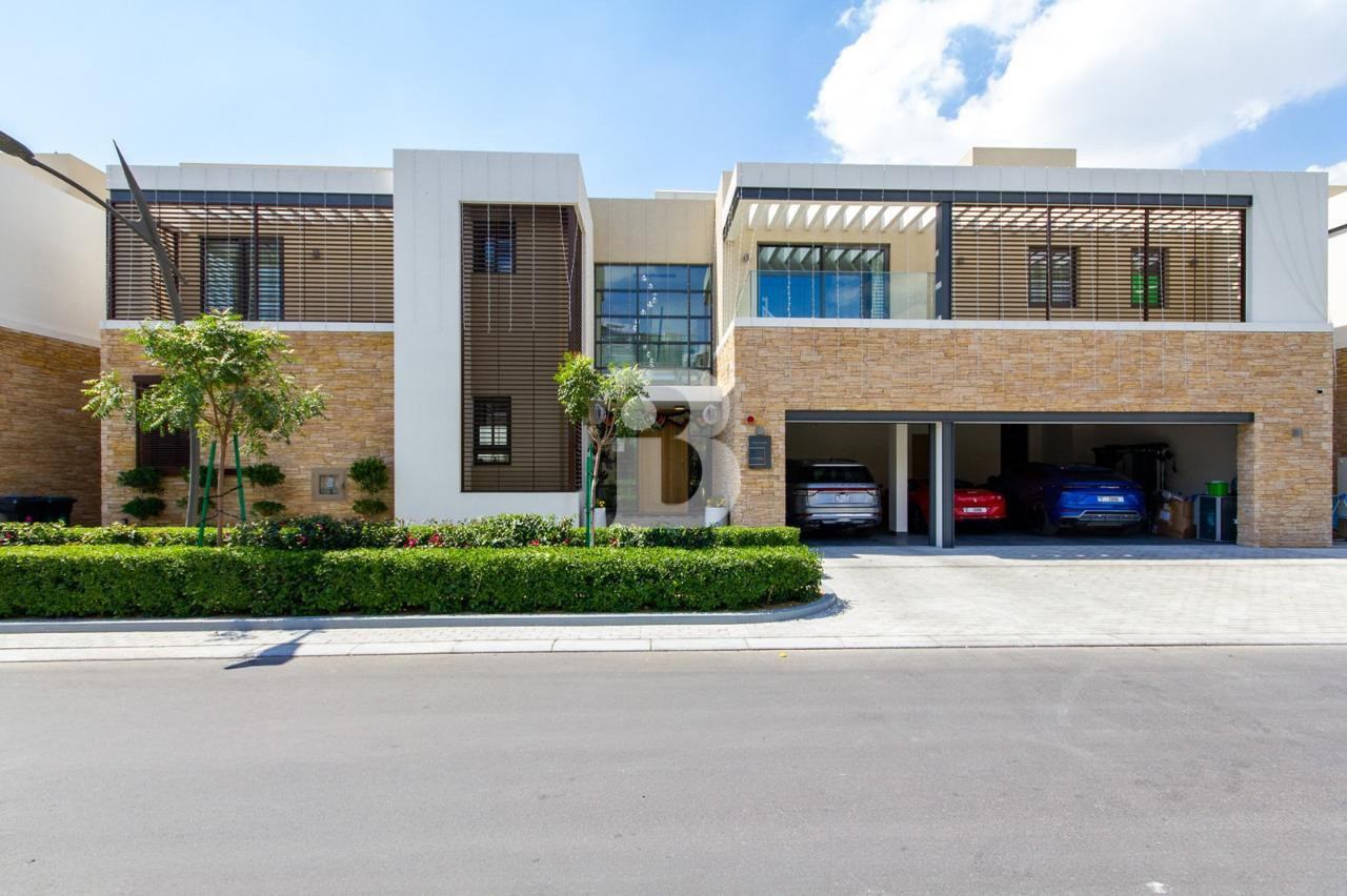 Luxurious 5-Bedroom Forest Villa Private Elevator