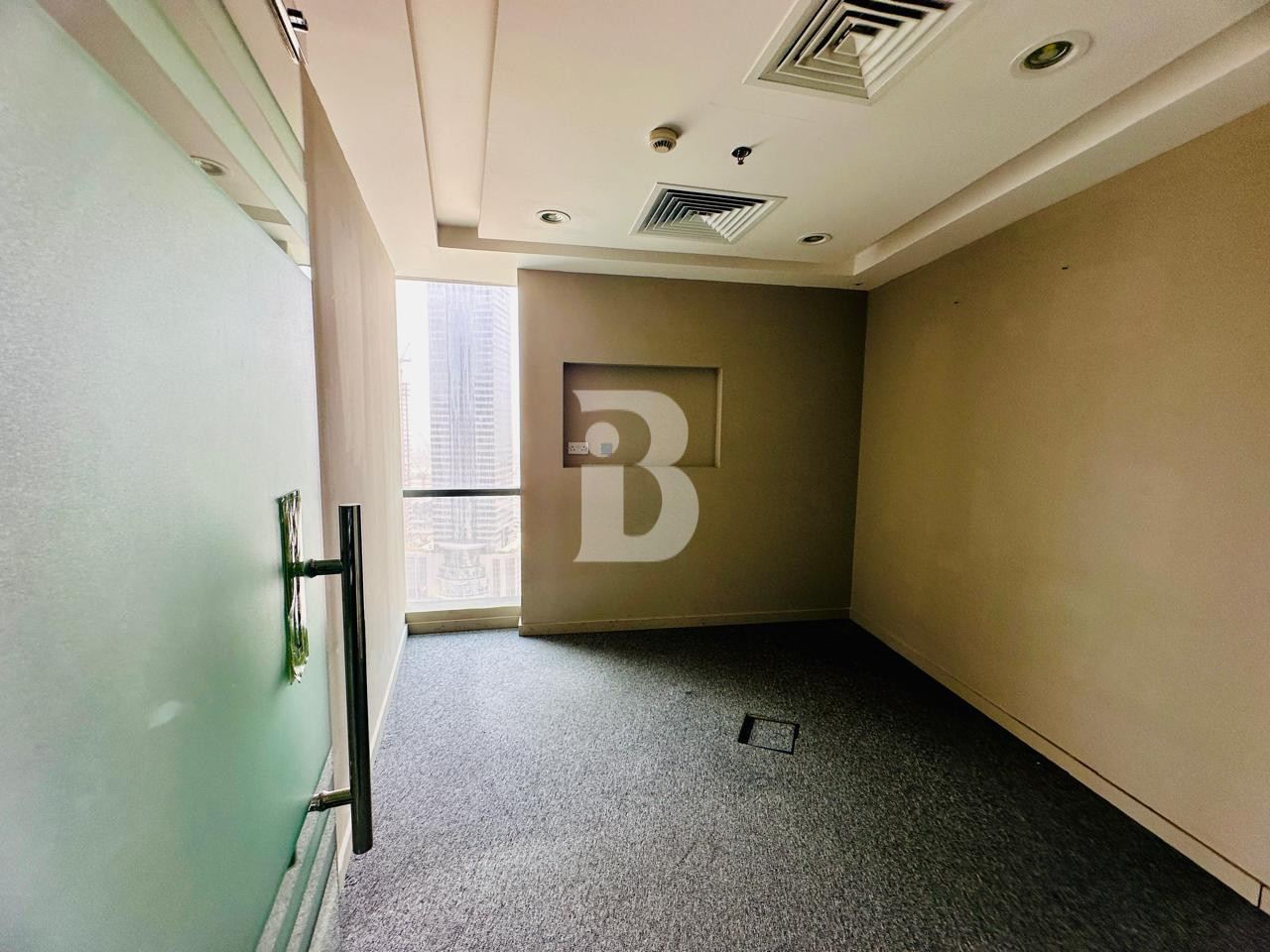 Fitted office I Prime Location I Near Metro