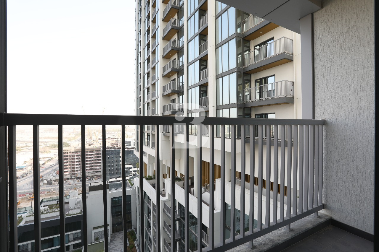 Luxury Apartment  | Pool View  |  High Floor