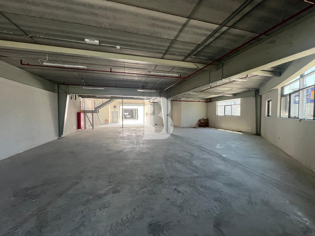 BRAND NEW WAREHOUS | MEZANINE | CLEAN NEIGHBORHOOD