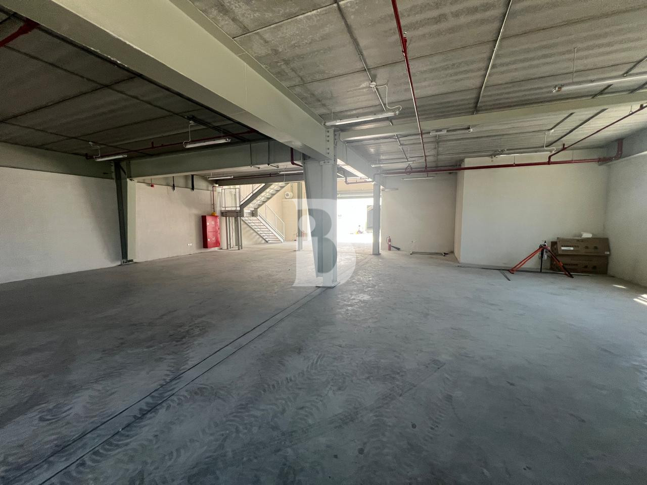 BRAND NEW WAREHOUS | MEZANINE | CLEAN NEIGHBORHOOD