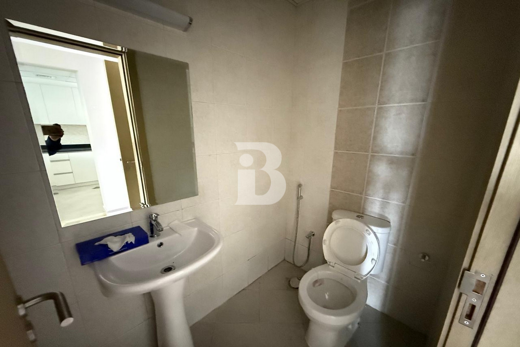 Huge Apt | Low Floor | Ready to move