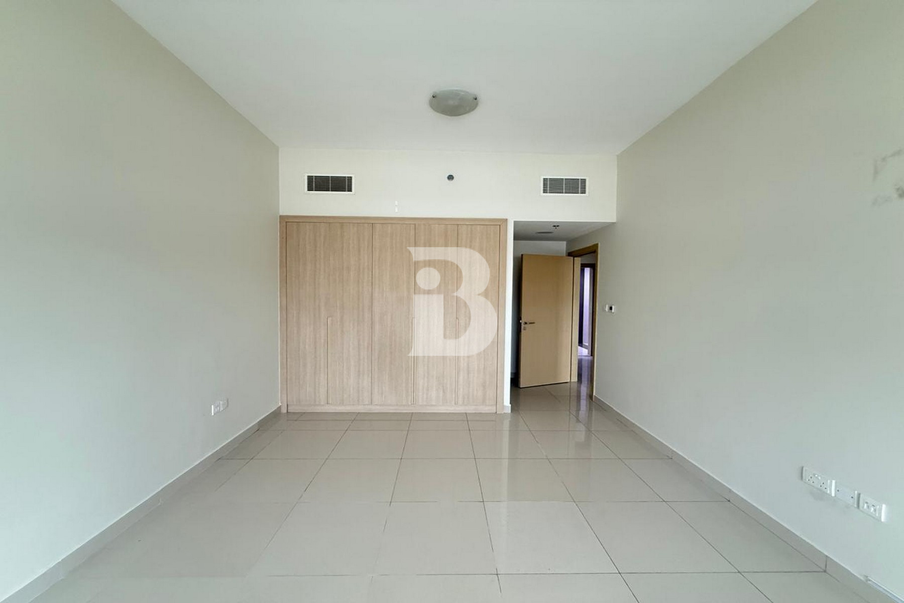 Huge Apt | Low Floor | Ready to move