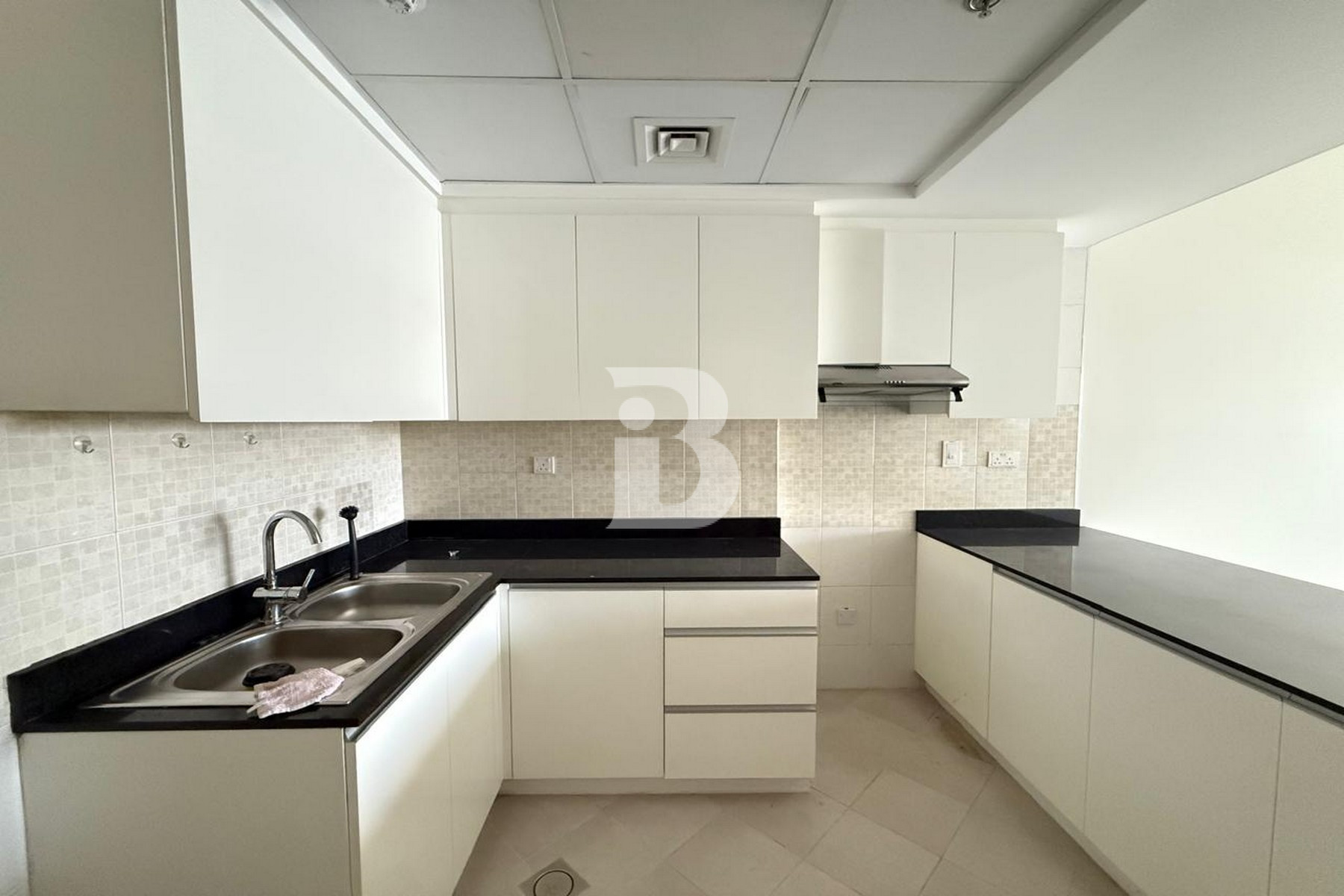 Huge Apartment | High Floor | Ready to move